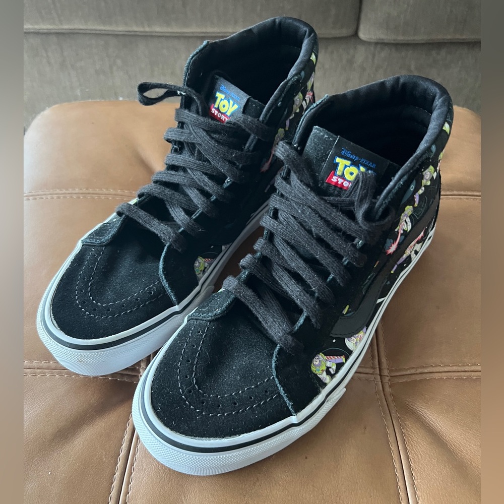 Sold-out VANS x Toy Story Sk8-Hi Toy Story Buzz Lightyear high top shoes - Picture 2 of 6